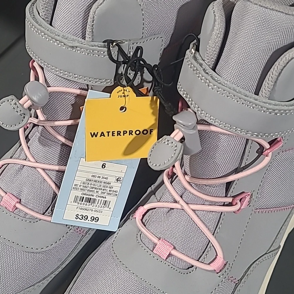 New with tags! Cat & Jack Girls 6 gray pink winter leather waterproof boots